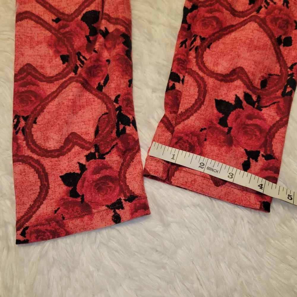 Lularoe hearts and roses Tall & Curvy leggings